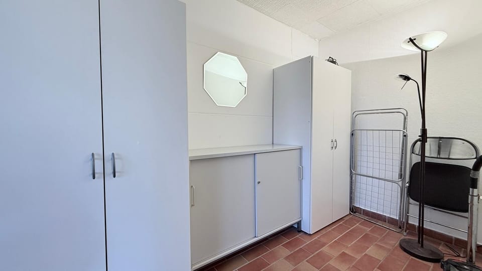 TV and multimedia, Photo of the whole room, Bedroom, furniture, wardrobe