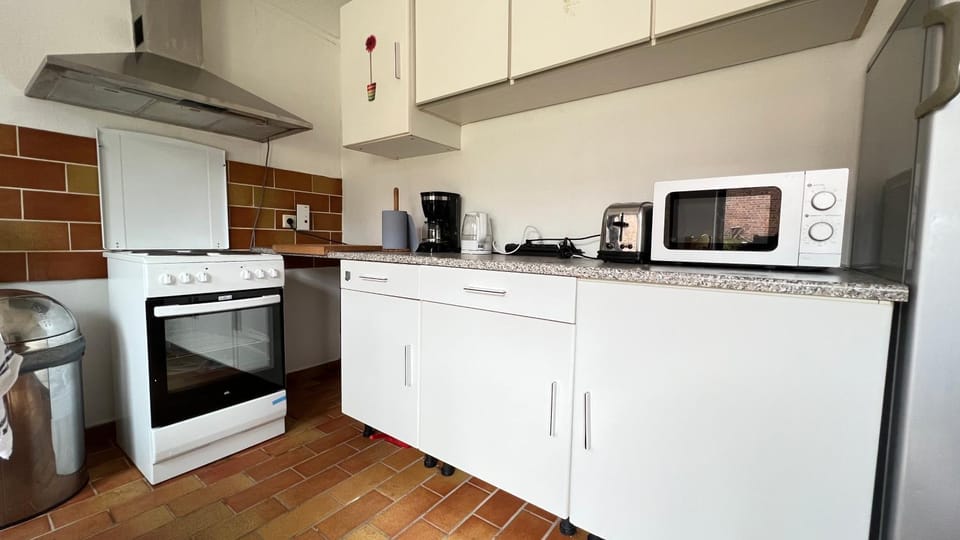 Coffee/tea facilities, Kitchen or kitchenette, minibar, stove, toaster
