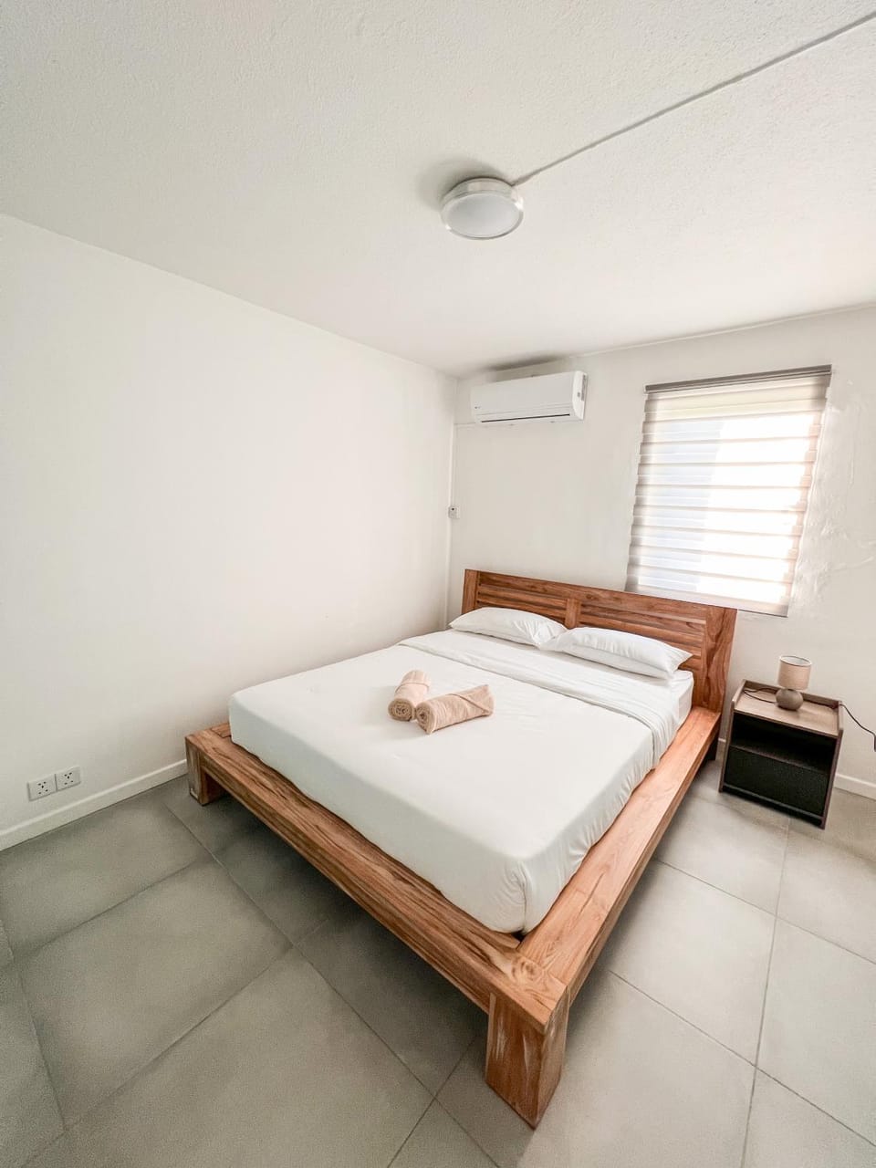 Bed, Bedroom, air conditioner