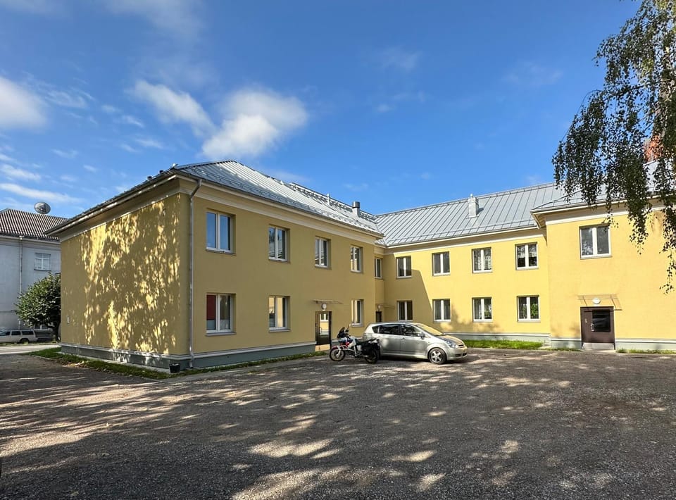 Property building, Day, Inner courtyard view, Parking