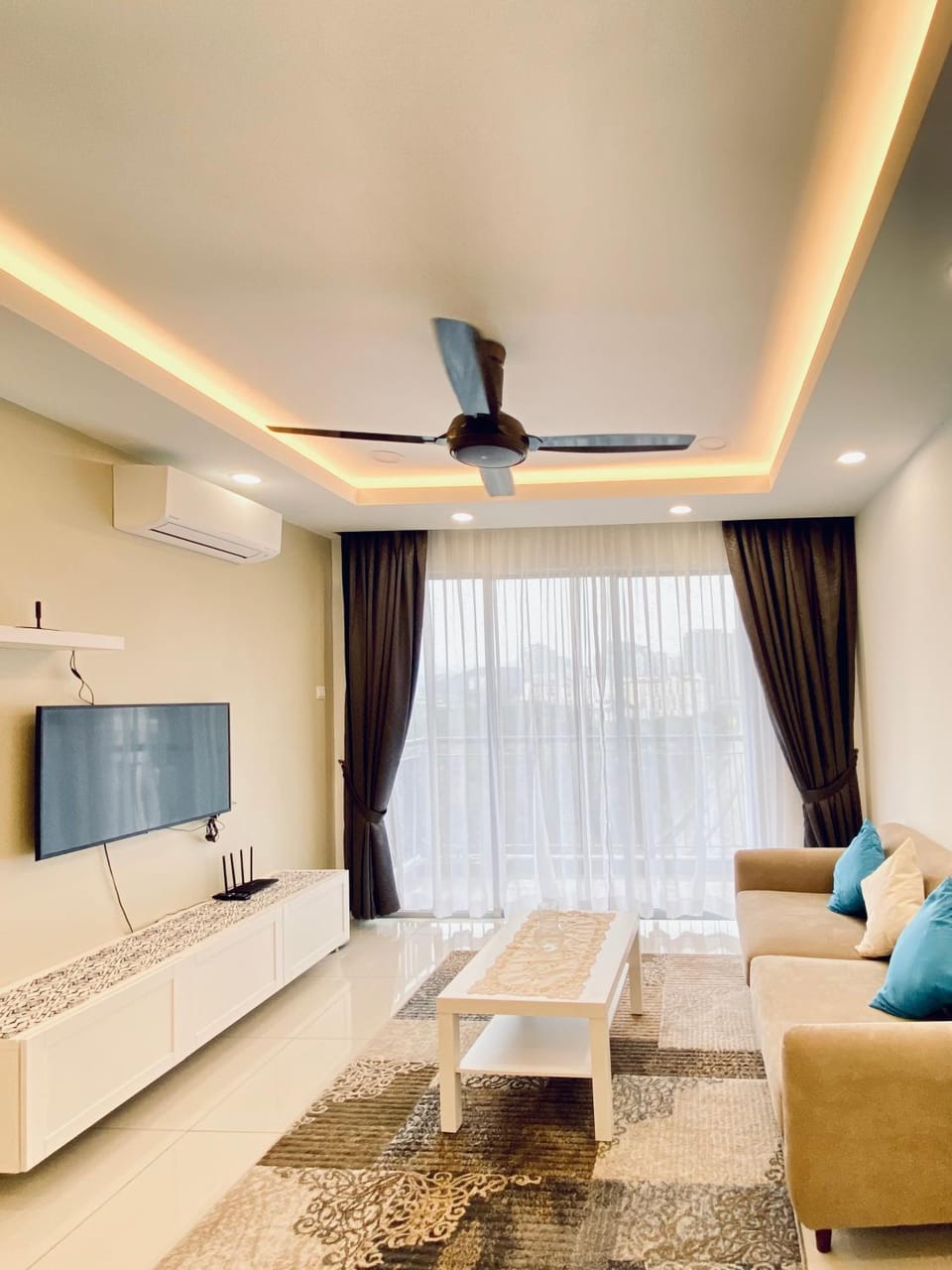 TV and multimedia, Living room, Seating area, fireplace, air conditioner