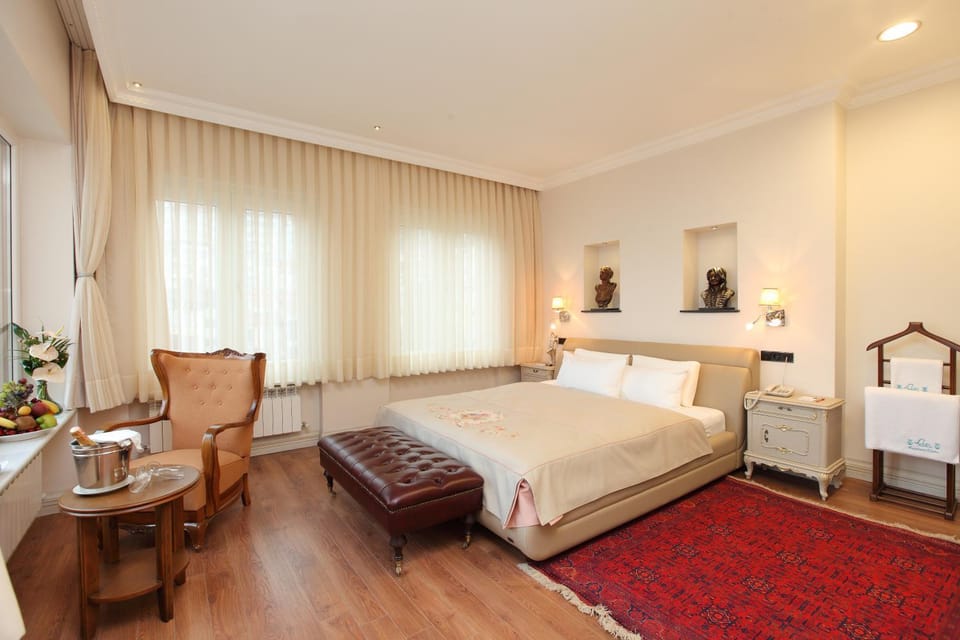 Bed, Bedroom, Sea view