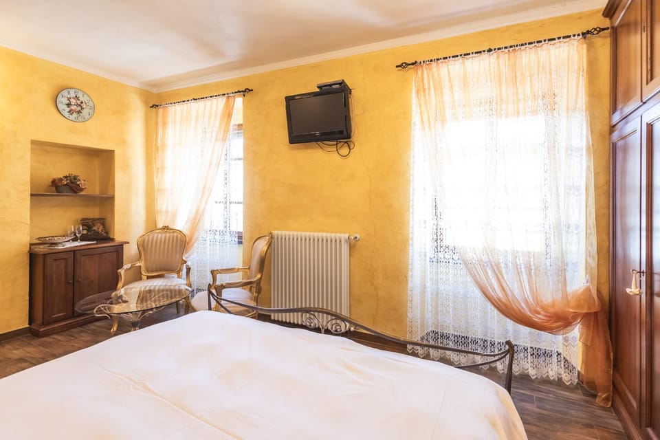 Bed, Photo of the whole room, Bedroom, hair dresser