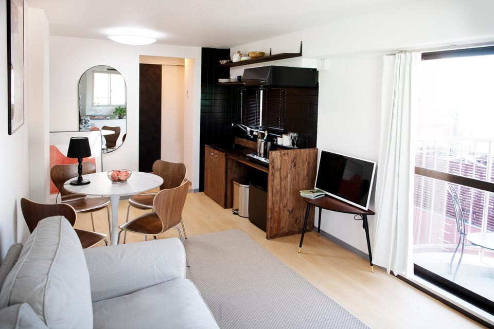 #9 3mins to station 1stop to Shinjuku Stylish apartment with plenty of sunlight Apartment in Shinjuku