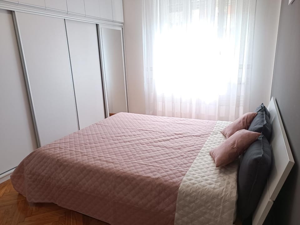 Bed, Bedroom, wardrobe
