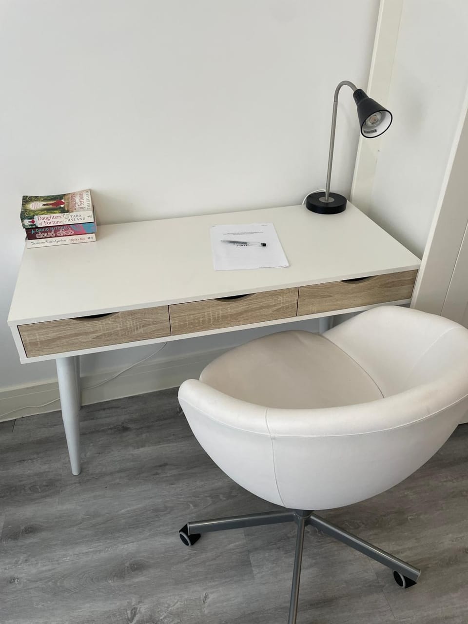 Beautiful Central Woking Studio Apartment in Woking