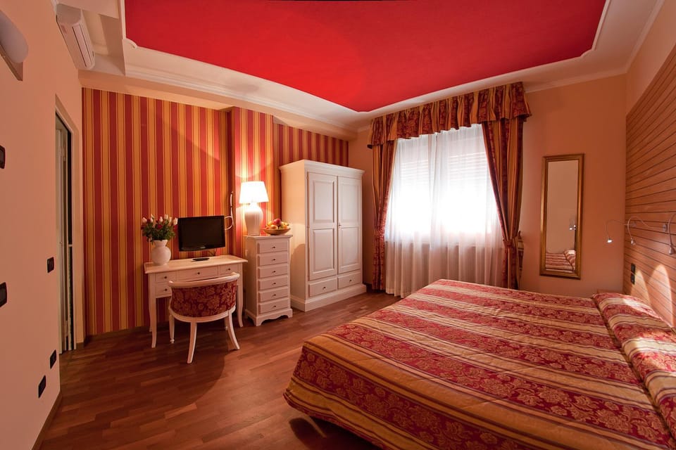 Day, Photo of the whole room
