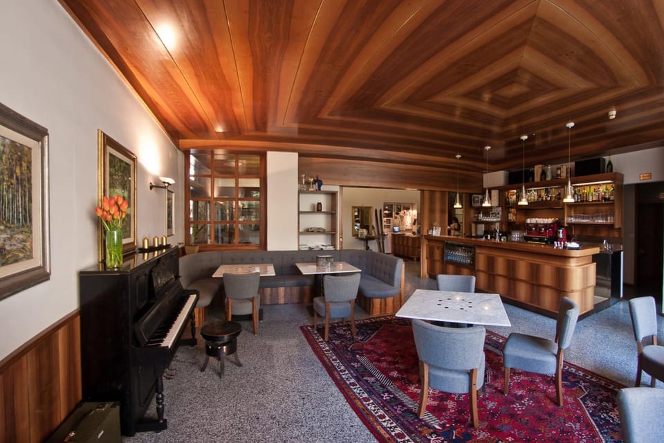 Lounge or bar