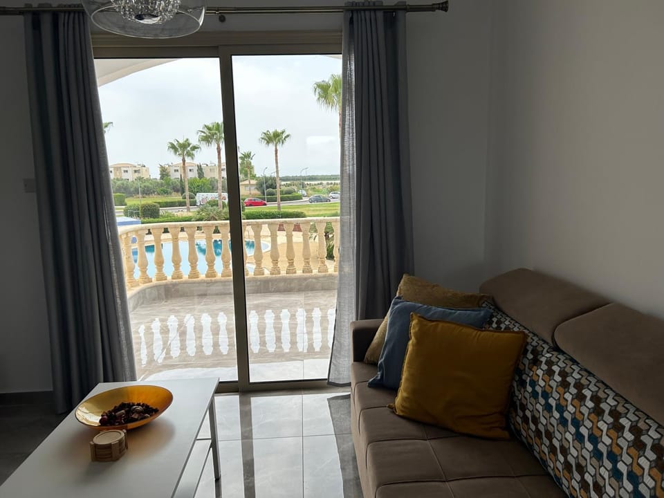 Holiday Mandria apt with pool Apartment in Paphos