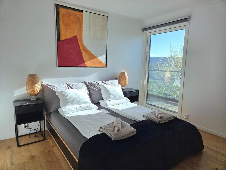 Bed, Natural landscape, Bedroom, Mountain view, towels
