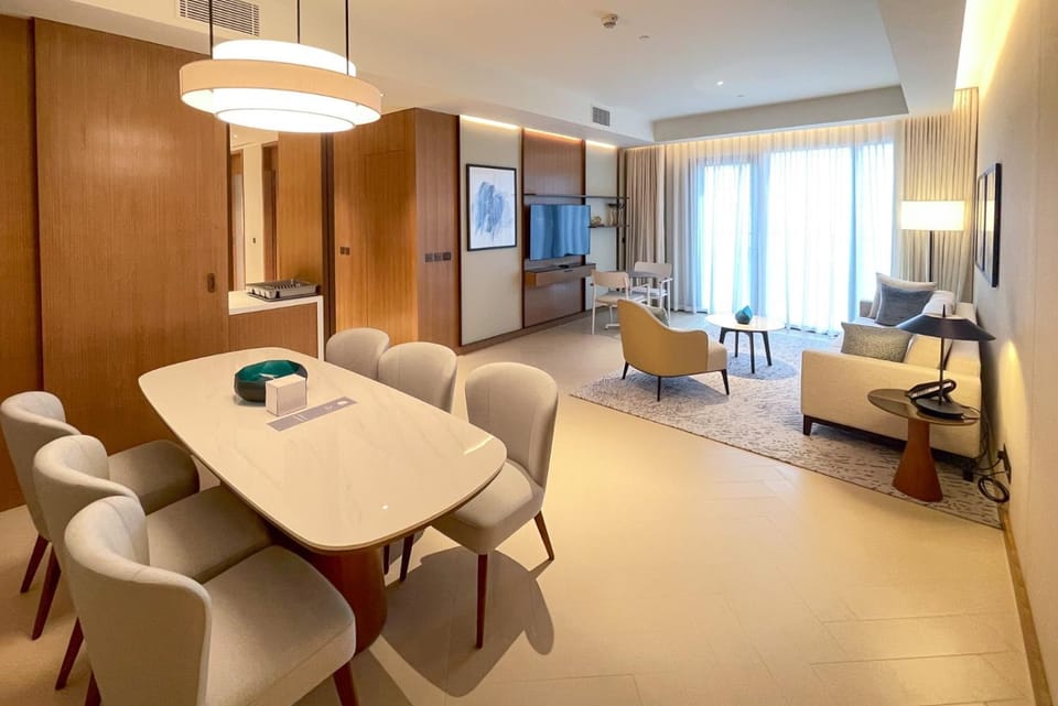 Living room, Dining area