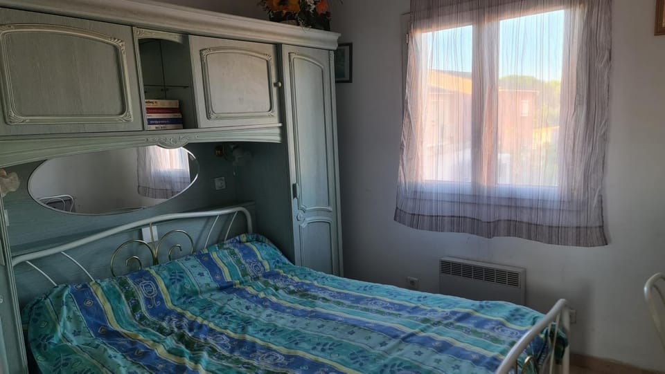 Appartement proche bord de mer (250m), 1er étage villa Apartment in Agde