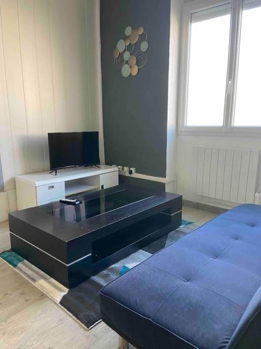 Studio spacieux proche du centre ville Apartment in Bourgogne-Franche-Comté