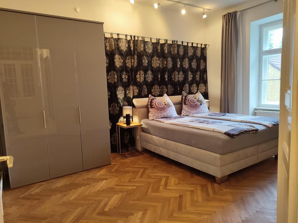 Bed, Photo of the whole room, Bedroom, wardrobe