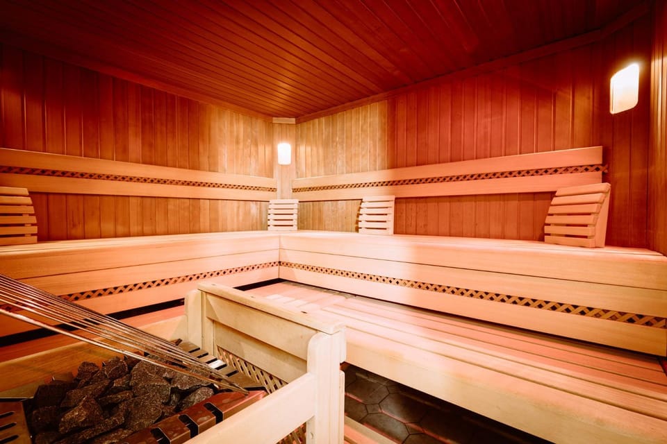 Sauna, Solarium, Steam room, Spa and wellness centre/facilities