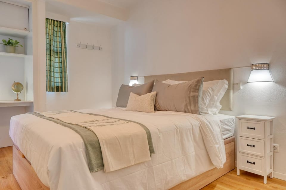 Bed, Bedroom