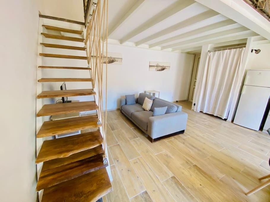 Suzon Petit loft Terrasse et Clim Coté Mairie Apartment in Occitanie