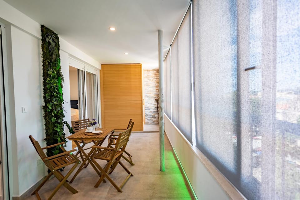 View (from property/room), Balcony/Terrace, Seating area, oven