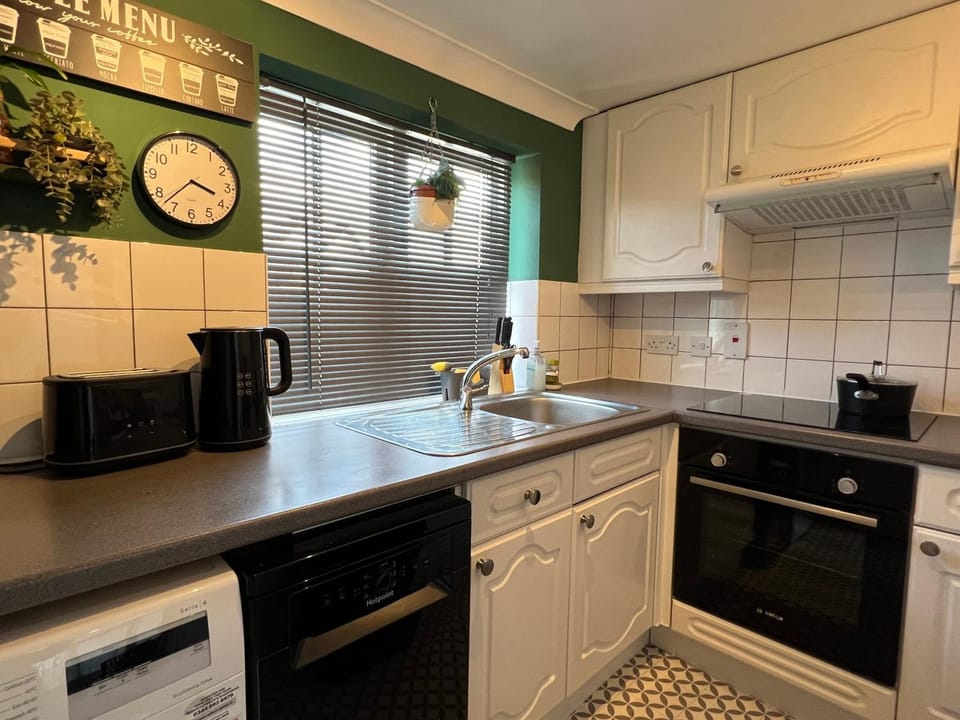 Coffee/tea facilities, Kitchen or kitchenette, dishwasher, minibar, pet friendly, stove, toaster