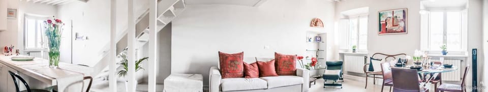 Day, Living room