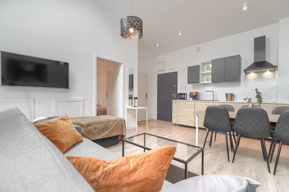 Kitchen or kitchenette, Living room, Seating area