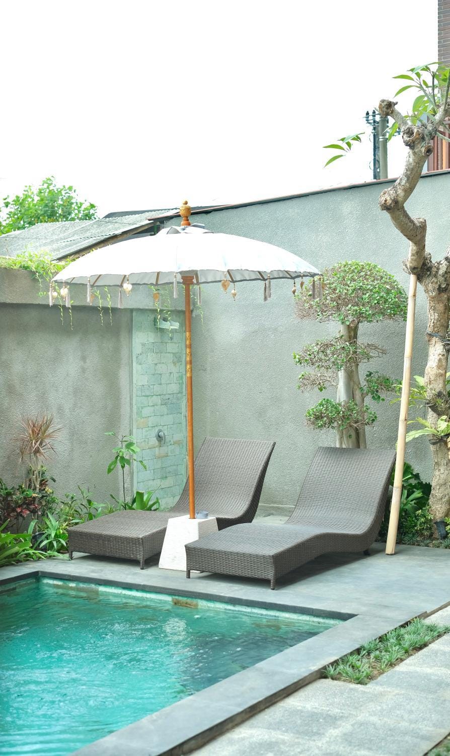 Property building, Swimming pool