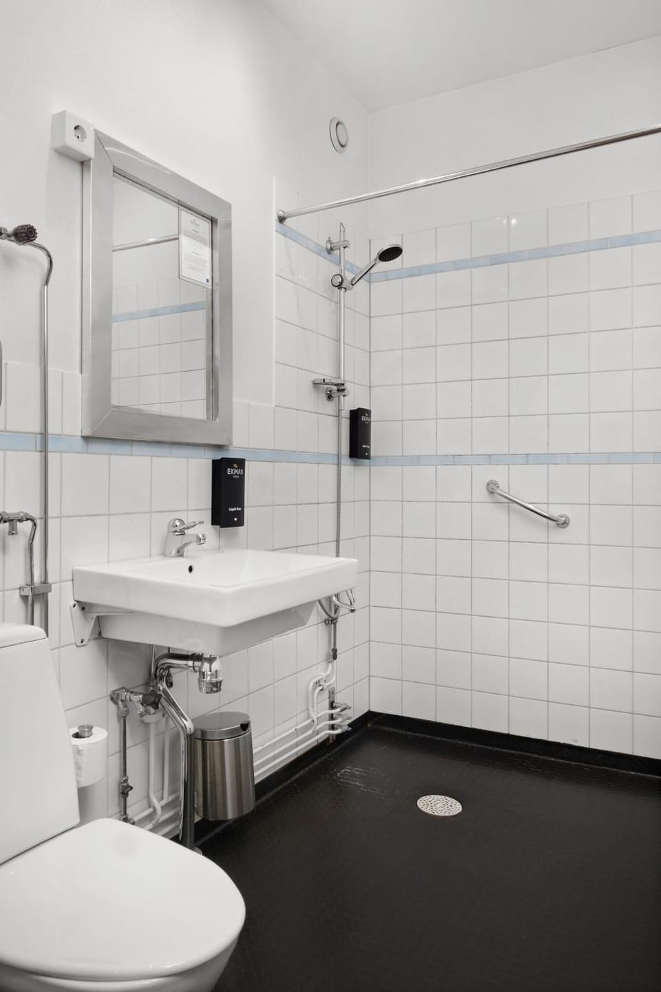 Shower, Toilet, Bathroom, washing machine