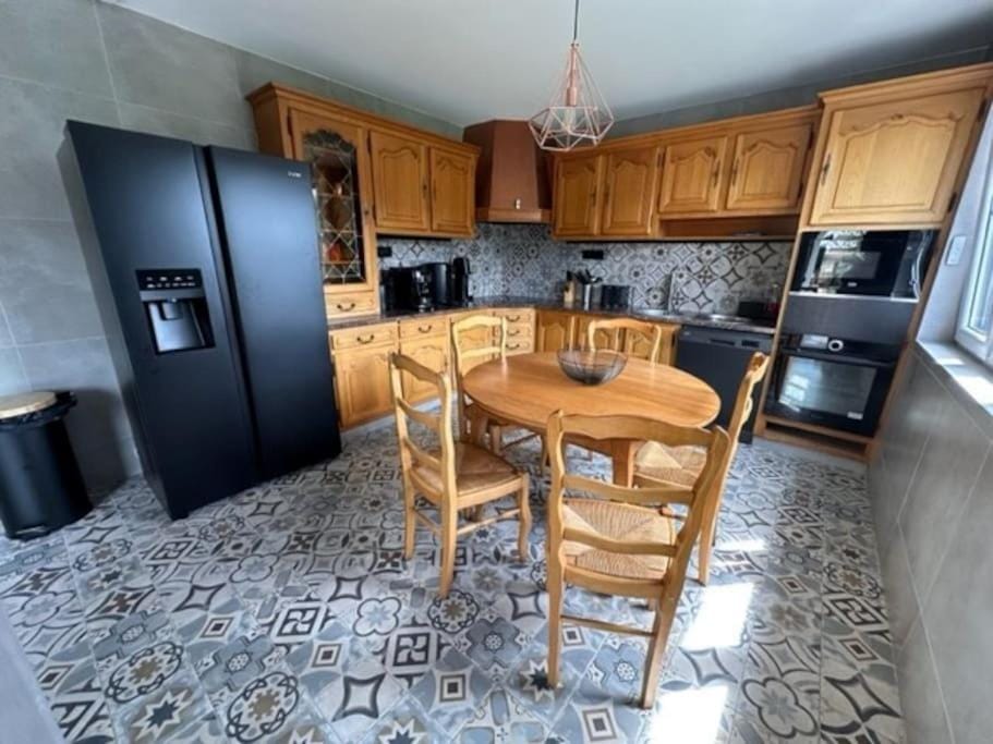 Kitchen or kitchenette, Dining area, dishwasher, minibar, pet friendly, stove, toaster
