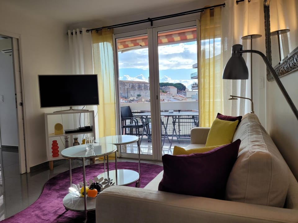 View (from property/room), Balcony/Terrace, City view