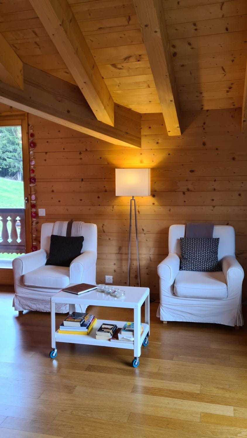 Living room, Seating area