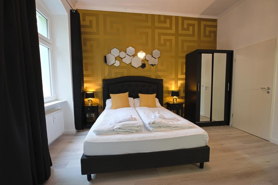 Bed, Photo of the whole room, Bedroom, wardrobe