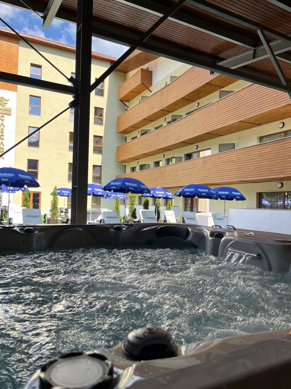 Hot Tub, Swimming pool