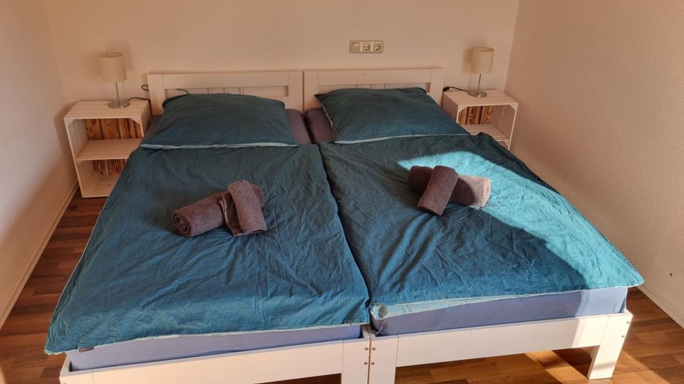 Bed, Photo of the whole room, Bedroom, towels