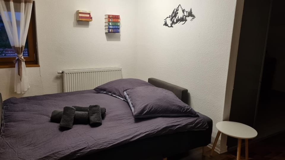 Bed, Living room