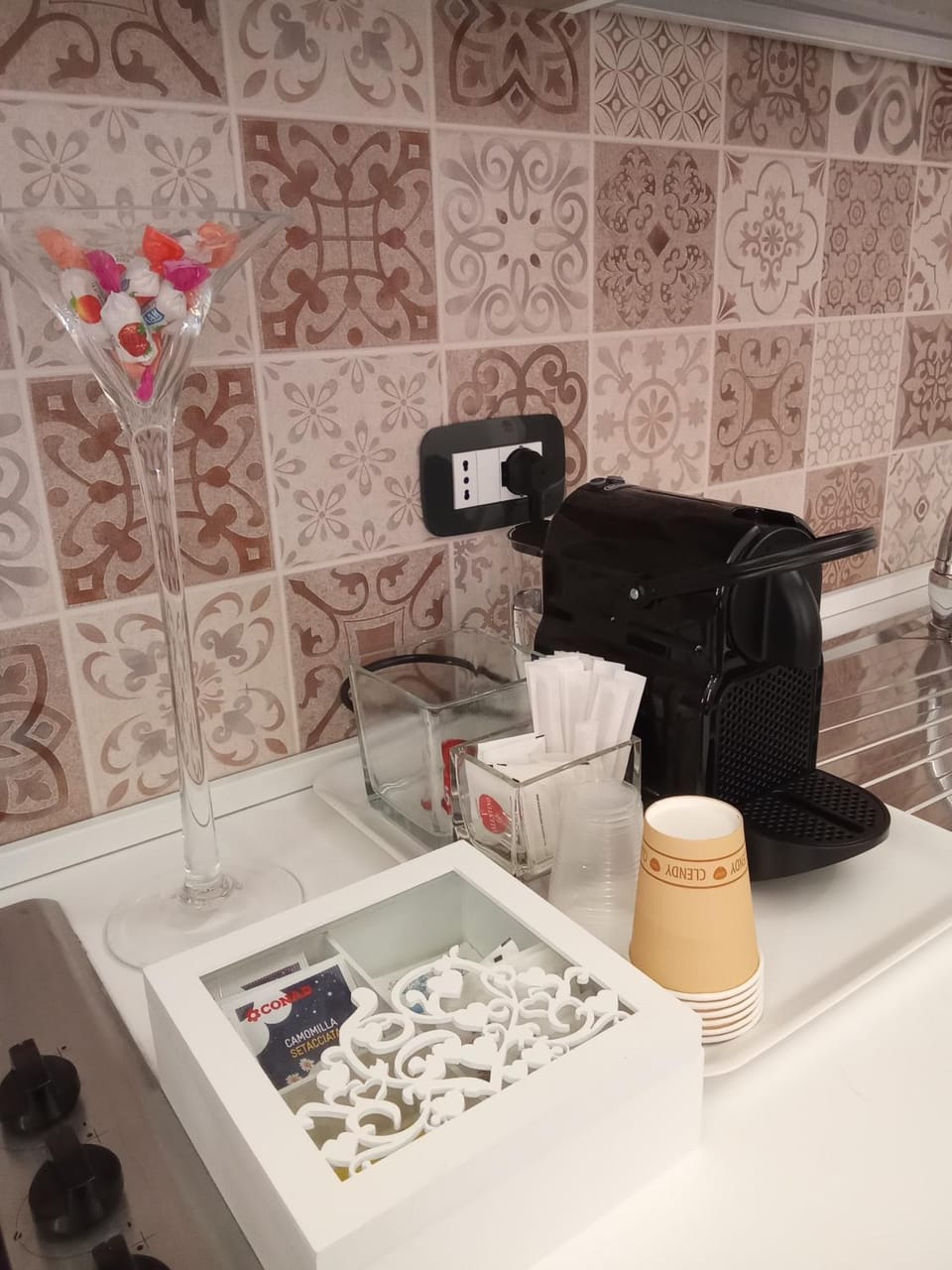 Coffee/tea facilities, Food and drinks