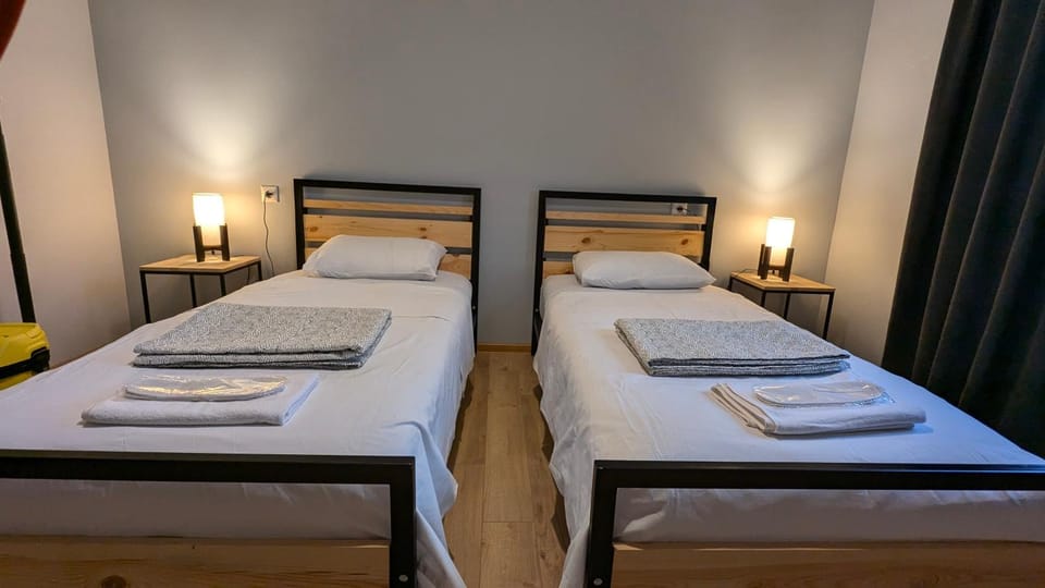Bed, Photo of the whole room, towels