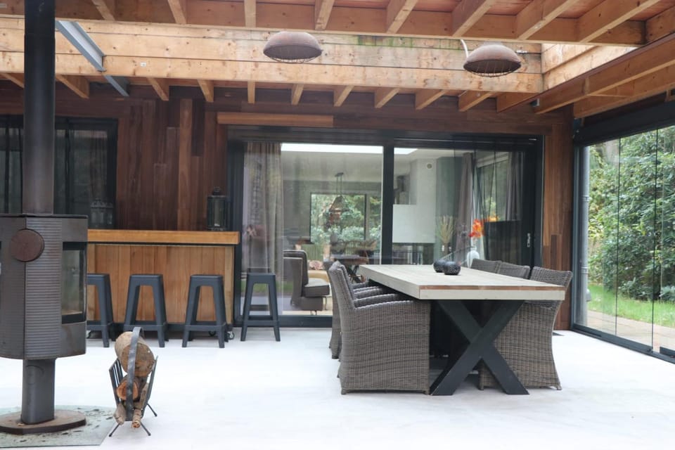 Patio, Dining area