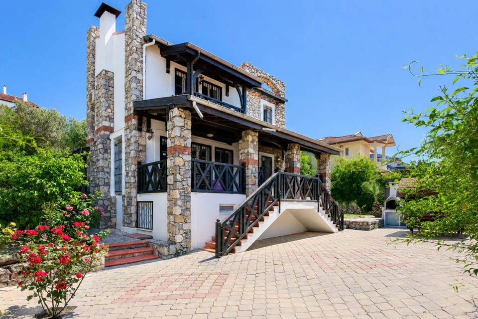 Property building, Spring, Day