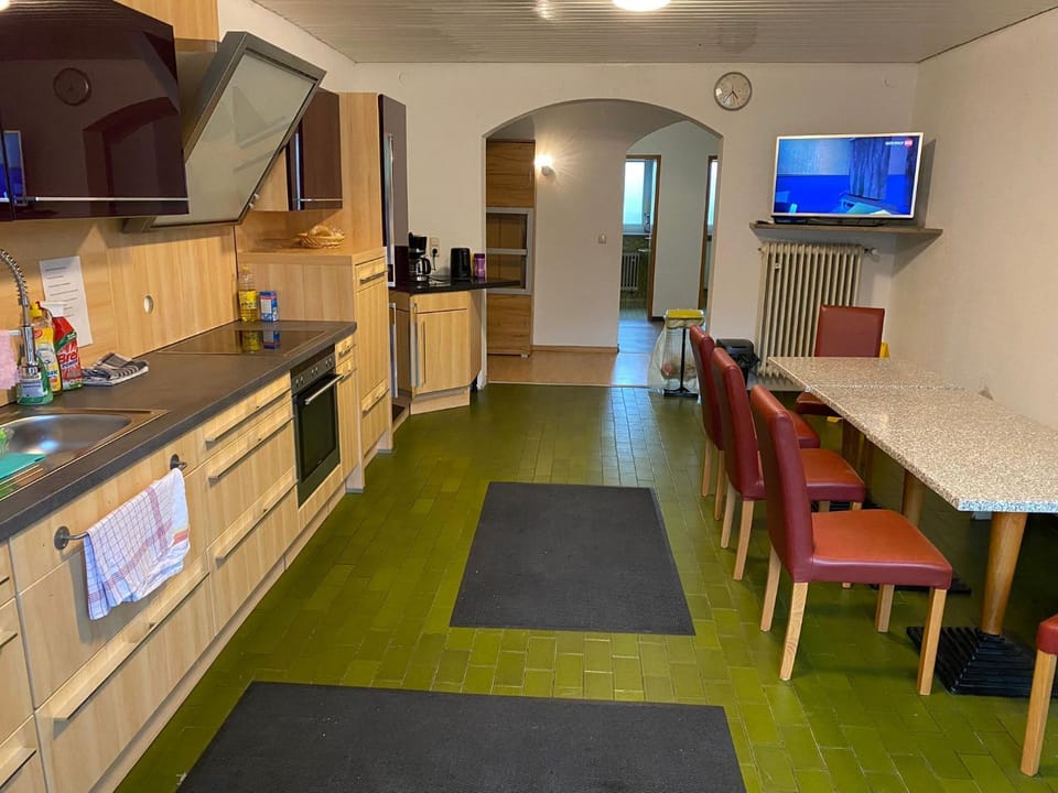 Kitchen or kitchenette, Communal kitchen