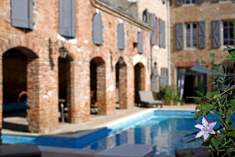 Property building, Swimming pool