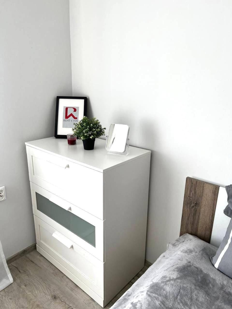 Apartment Solidarności, Metro, Wi-Fi, TV, YouTube - by HIK Apartments Apartment in Warsaw