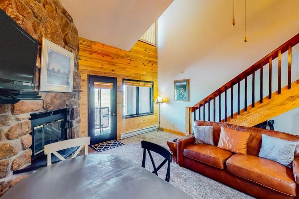 Silver Lodge B Apartment in Granby