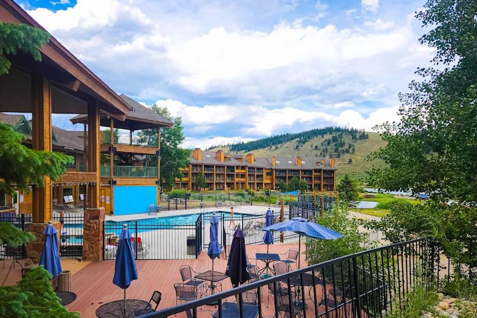 Silver Lodge A & B Apartment in Granby