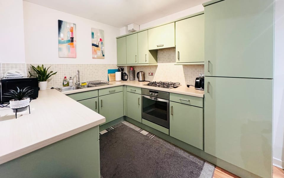 Coffee/tea facilities, Kitchen or kitchenette, oven, pet friendly, stove, toaster