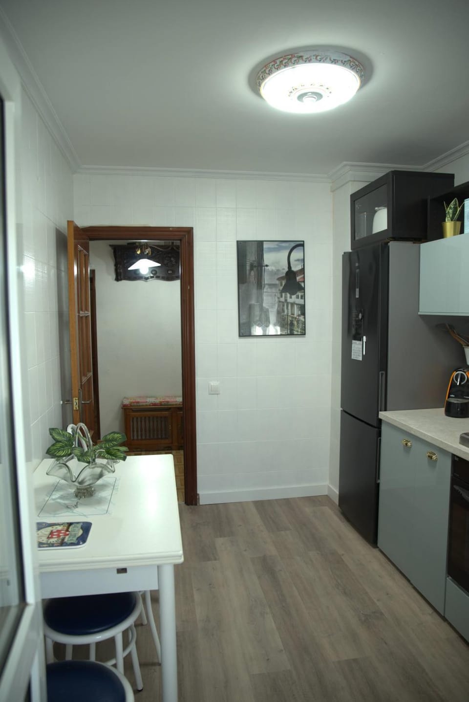 Kitchen or kitchenette, Dining area, minibar