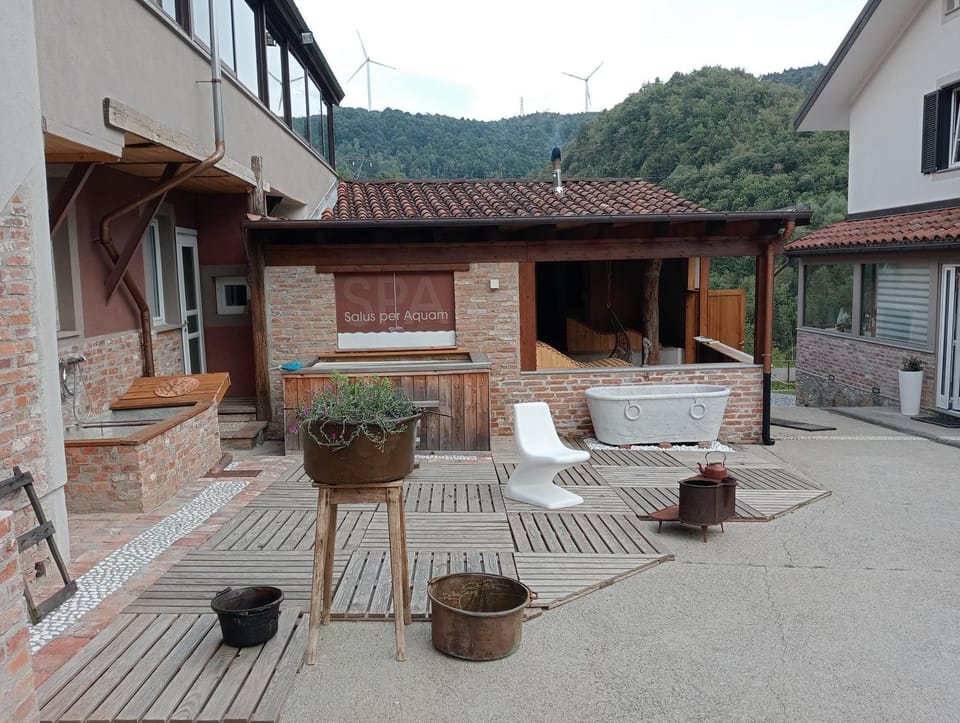 LaGaressina suite Anna - Jacuzzi & Spa Farm Stay in Liguria