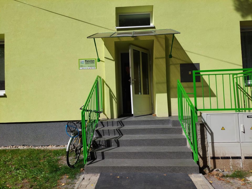 Penzion ČESKÁ FARMA Bed and Breakfast in Czechia