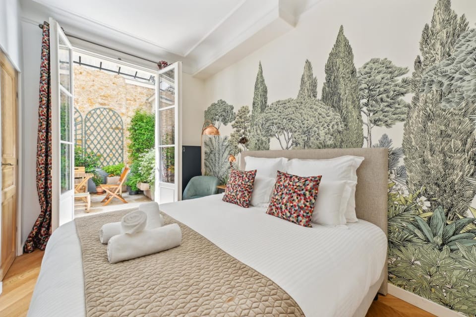 Bed, Photo of the whole room, Bedroom, Garden view, furniture, VIP
