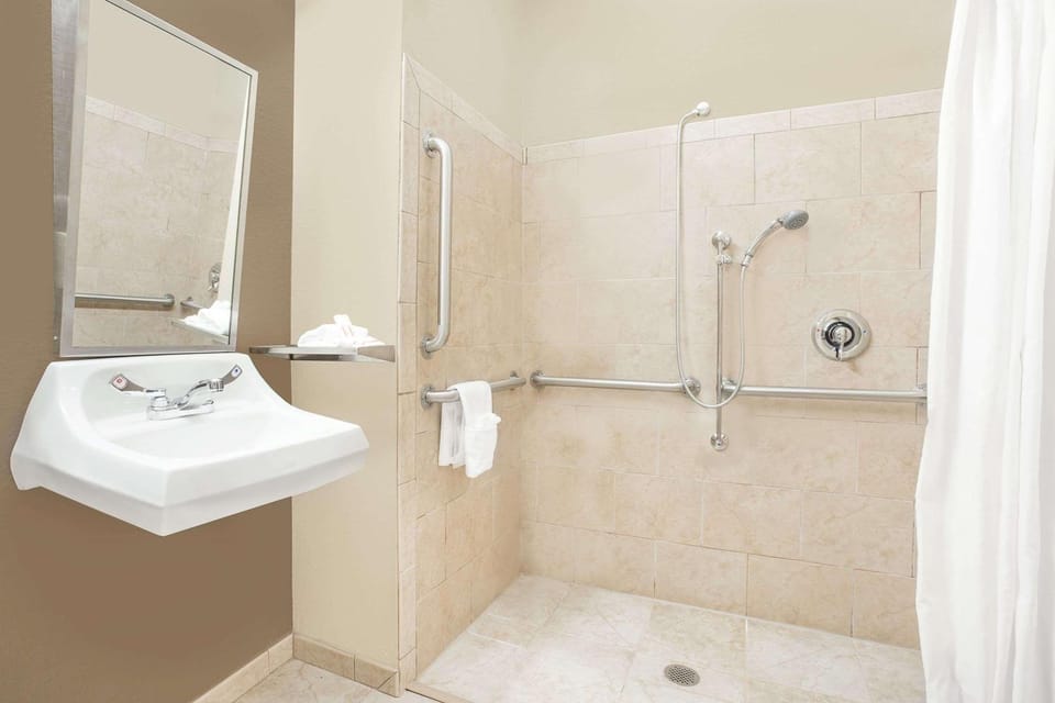 Shower, Bathroom, Photo of the whole room, On site, ADAM