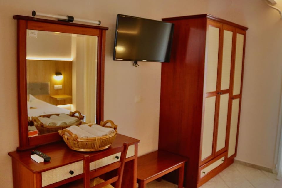 Nikas Villa Orange Apartments  Apartment in Peloponnese, Western Greece and the Ionian